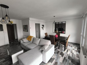 Appartement Spacieux Refait à Neuf - Stationnement Gratuit - Netflix